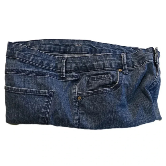 Gloria Vanderbilt, Size 10, ALEXANDRA Denim Capri - Picture 7 of 11